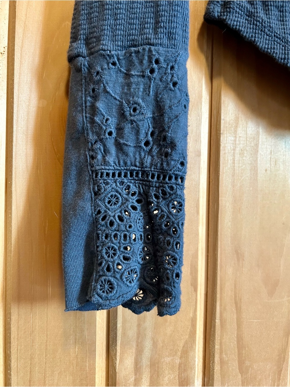 Womens Long-Sleeve Embroidered Button-Front Top - Picture 5 of 7